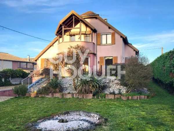 Maison familiale de 7 pièces avec piscine à vendre à Cernay