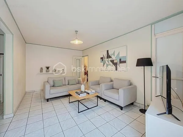 *** appartement t3 de 73 m² avec place de parking - montpellier - quartier les cévennes ***