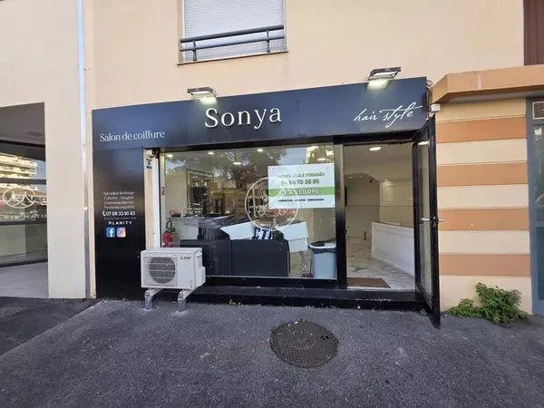 À Vendre MURS COMMERCIAUX 160 000 EUROS