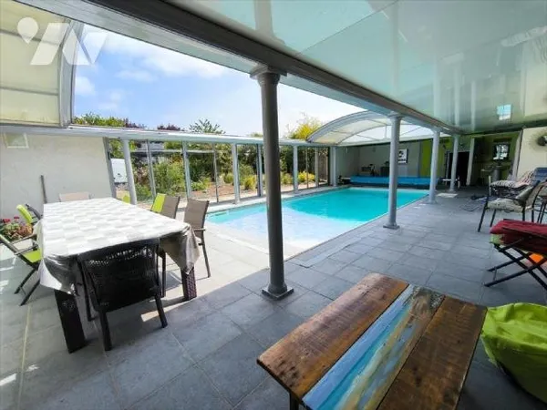 Maison 9 pièces 225 m²