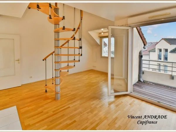 Appartement à vendre 2 pièces BRETIGNY SUR ORGE (91) CENTRE VILLE Dernier étage avec Mezzanine en du