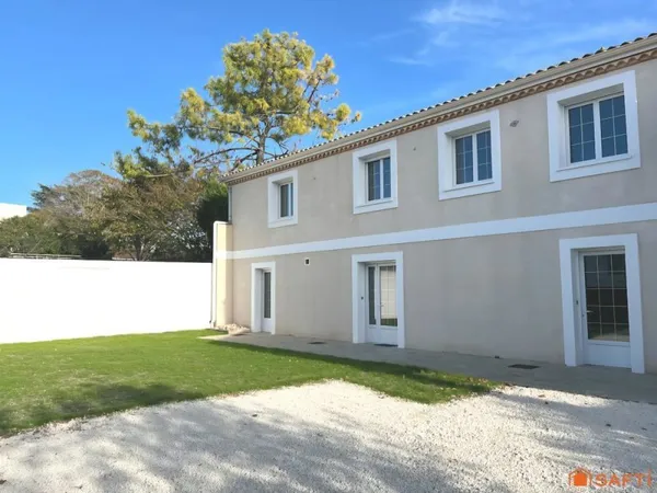 T3 Plain-pied, terrasse et cour privative au coeur de Meschers.