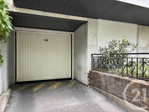 Parking 13 m²