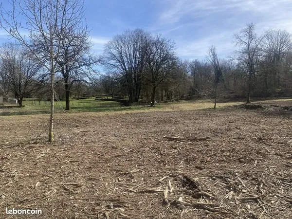 Terrain 1380 m² LA MARRE
