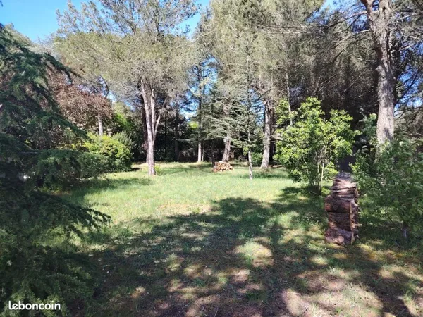 Terrain 800 m2