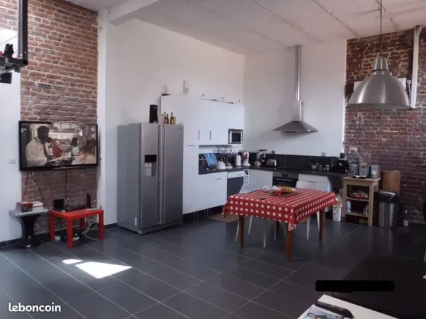 Chambre spacieuse meublée avec salle d'eau, esprit loft, Lille Moulin, Jean Baptiste Lebas proche un