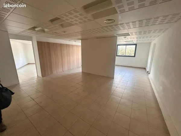 Location bureaux zi de l'argile