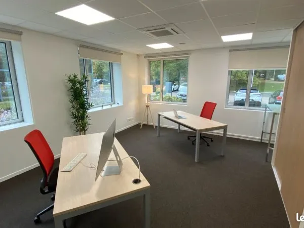 A louer : Bureaux lumineux de 25 m2. (possible 2)
