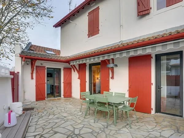 Un appartement à l'allure de maison de ville, quartier Aguilera