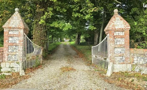 Château 10 pièces 270 m²