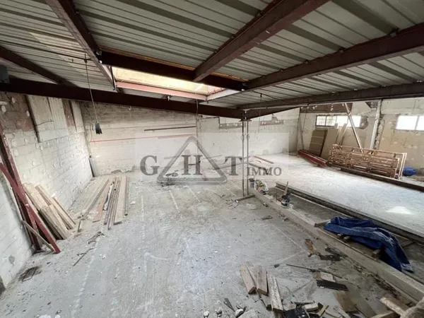 A VENDRE ENTREPOT BUREAU SAINT MAUR DES FOSSES