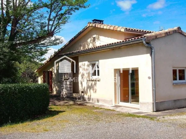 ESTANTENS - Maison T5 de 113 m² sur un terrain de 1067 m²