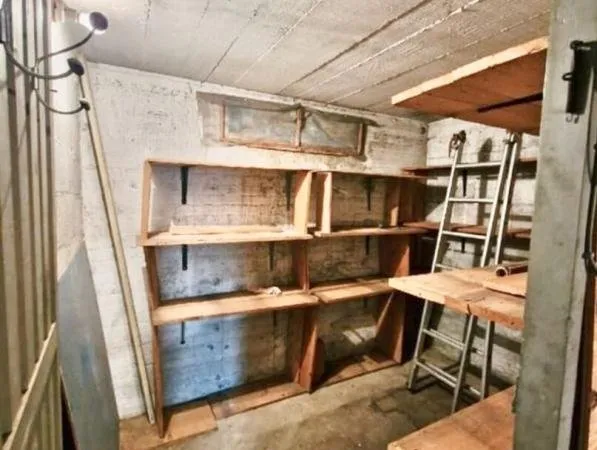 Grand garage de 27 m² accessible facilement et dans un secteur calme et sécurisé