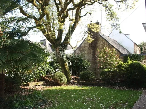 Maison de Maître de la fin du XIXe siècle au centre de PONT -AVEN