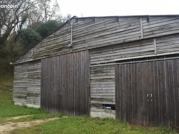 Parking couvert pour camping car et véhicules de tout type - Gardiennage