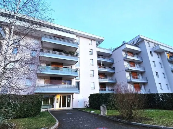 Appartement Albertville 2 pièce(s) 50 m2 avec cave et garage