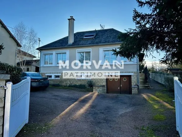 MAISON FAMILIALE SUR SOUS-SOL 149.65 m2 - COUR ET TERRAIN CLOS 734 m2 - TOUTES COMMODITES