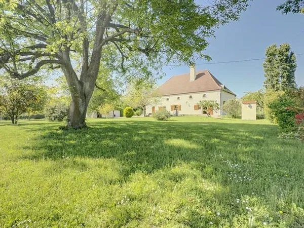 Maison 8 pièces 286 m²