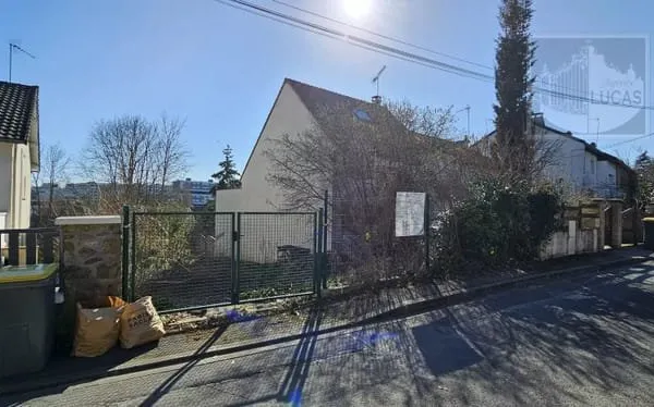 Terrain 492 m²