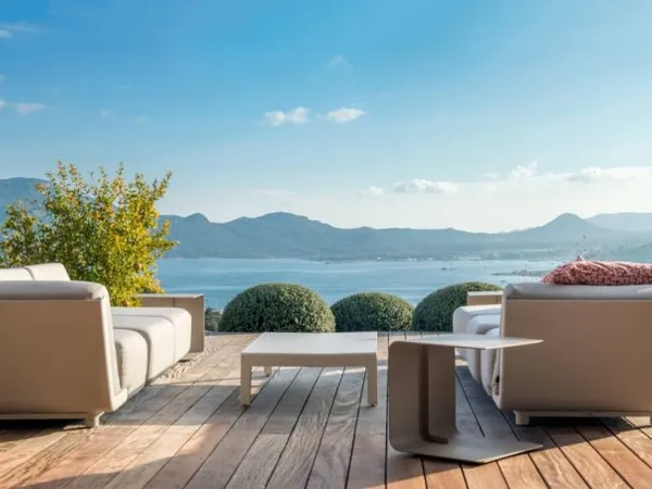 Superbe villa à louer avec vue sur le Golfe de Porto-Vecchio