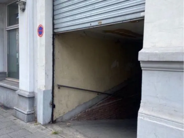 Garage fermé sécurisé - Centre Roubaix - Idéal stockage ou investissement