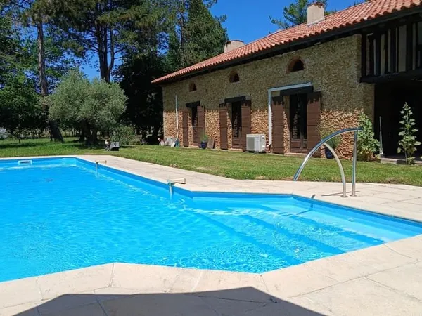 Maison 5 pièces 354 m²