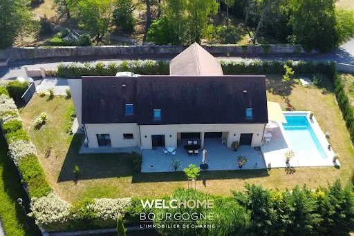 Maison 8 pièces 213 m²