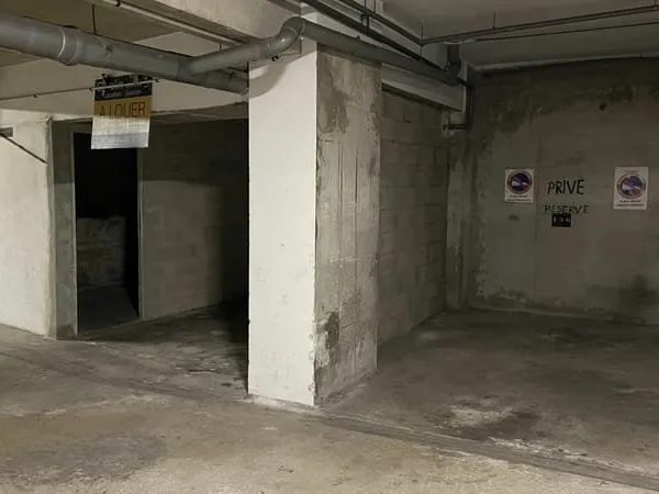 Parking + réserve - Dijon