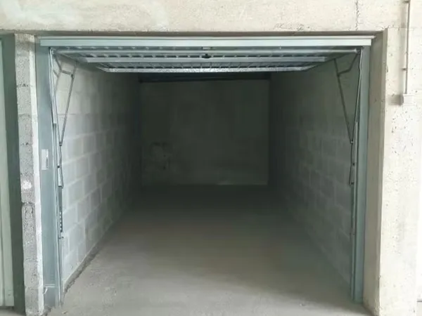 Stationnement Location Angers   100€