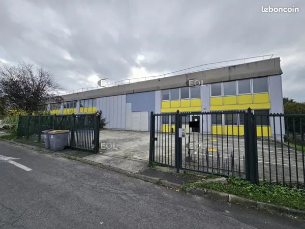 Local d'activité 757 m²