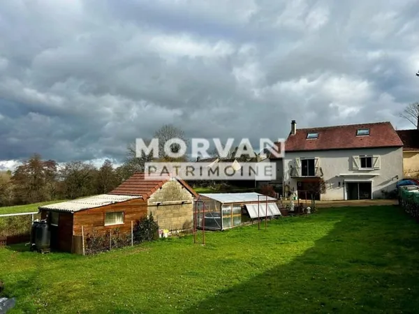 MAISON PROCHE VILLAGE 149 m2 - 3 chambres - Dépendances - ruisseau -terrain 1541 m2 - 136000 €