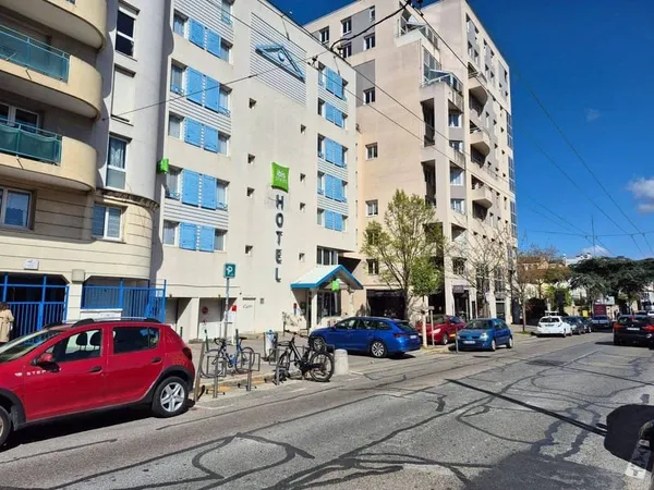 Parking 14 m²