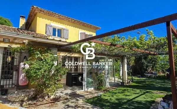 Villa avec deux appartements duplex