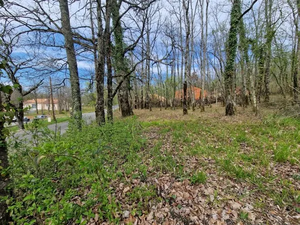 Terrain 1516 m²