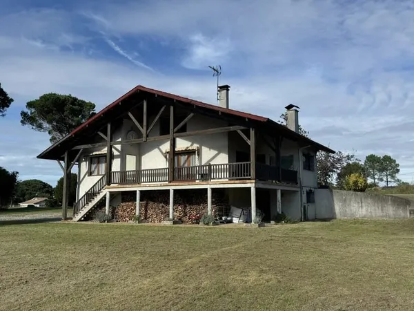 Harmon a vendre : propriété a Magescq