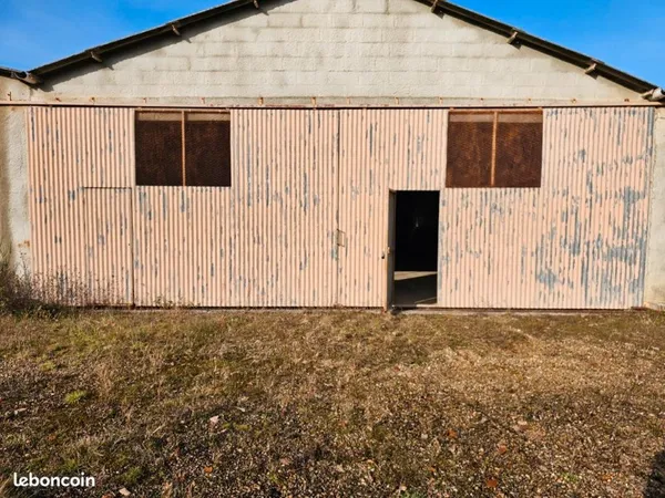 Local d’activité et entrepôt Vente Savigny-sur-Braye 1p 1000m² 600€