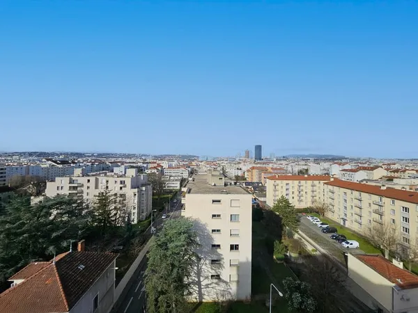 Rooftop - lumineux T5 traversant de 131 m2 avec vue imprenab