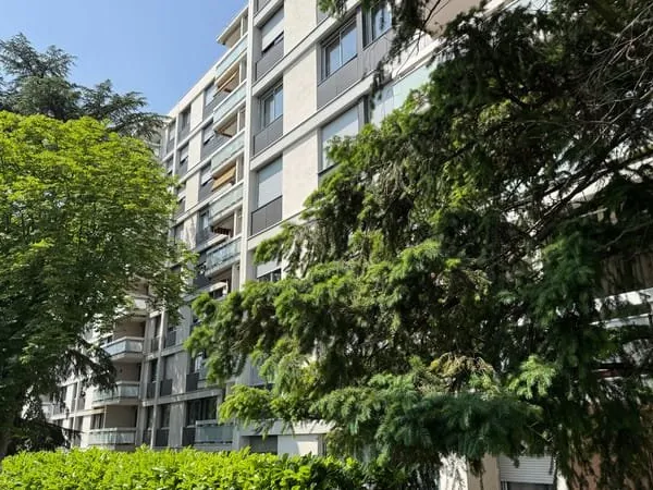 *** Sous Compromis Par l'Agence *** Appartement T2 Traversant Sud Nord - 200 m Point du jour
