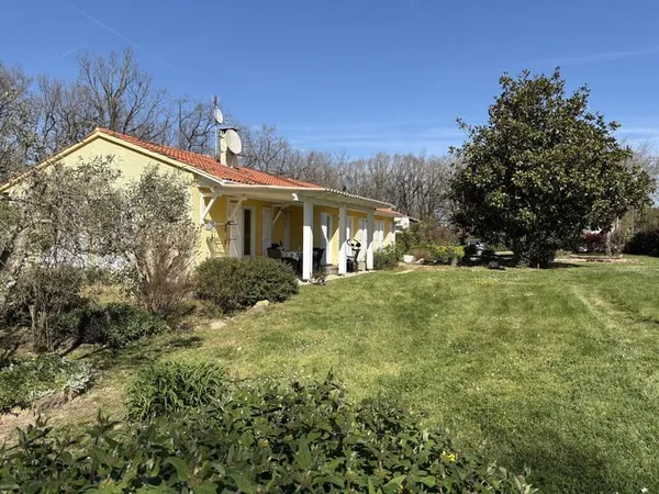 Exclusivité : Maison de plain pied de 130 m2, T4, garage amé