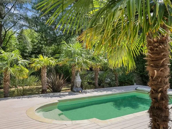 Maison située dans un parc privilégié et sécurisé