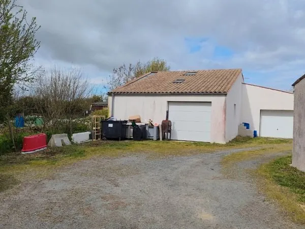 Entrepôt 50 M2 plus galta a saint xandre