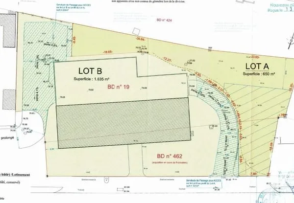 Terrain 650 m²