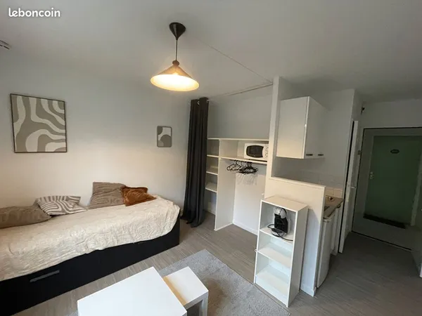 Studio 1 pièce 17 m²