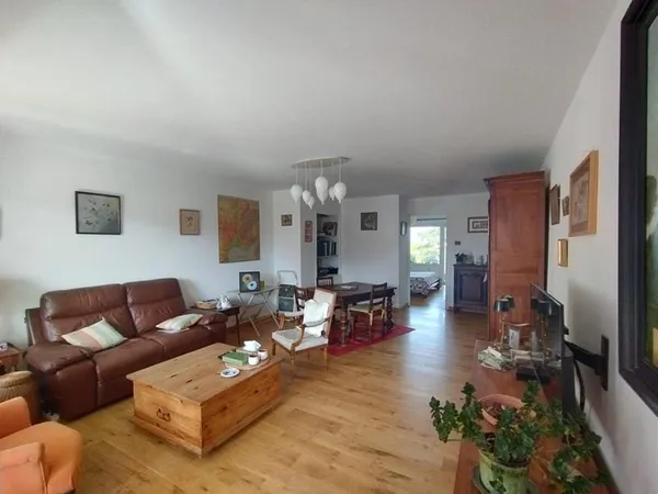 THONON OUEST - BEL APPARTEMENT DE TYPE 4 - LUMINEUX AVEC VUE
