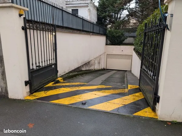 Location Parking - Quartier Bois - Proche RER A & Bois de Vincennes
