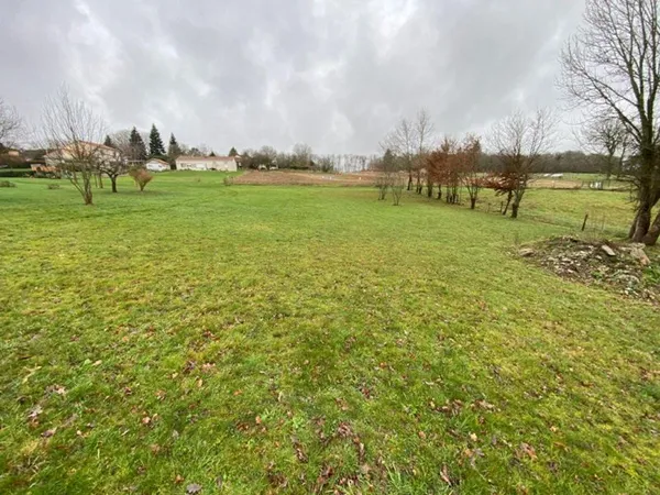 OPPORTUNITÉ À SAISIR - Terrain constructible à Feytiat !