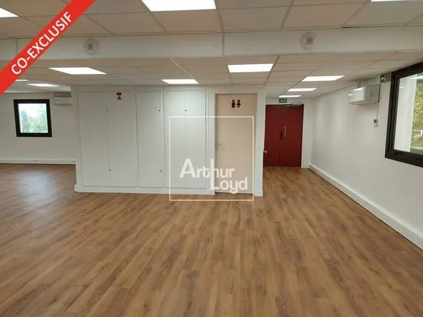 Bureau 240 m²