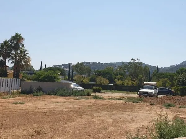 Terrain 281 m²