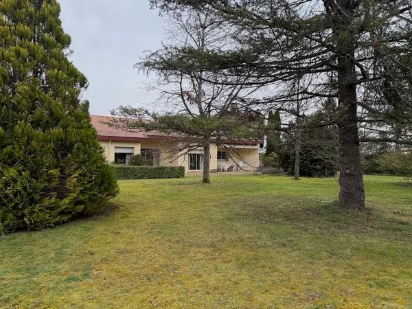Maison 8 pièces 202 m²