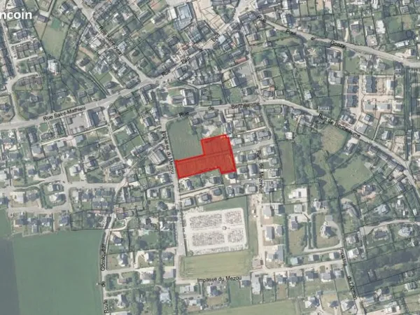 A saisir - Terrain 330 m² - Libre de constructeur - Centre bourg de Plougonvelin - Proche église
